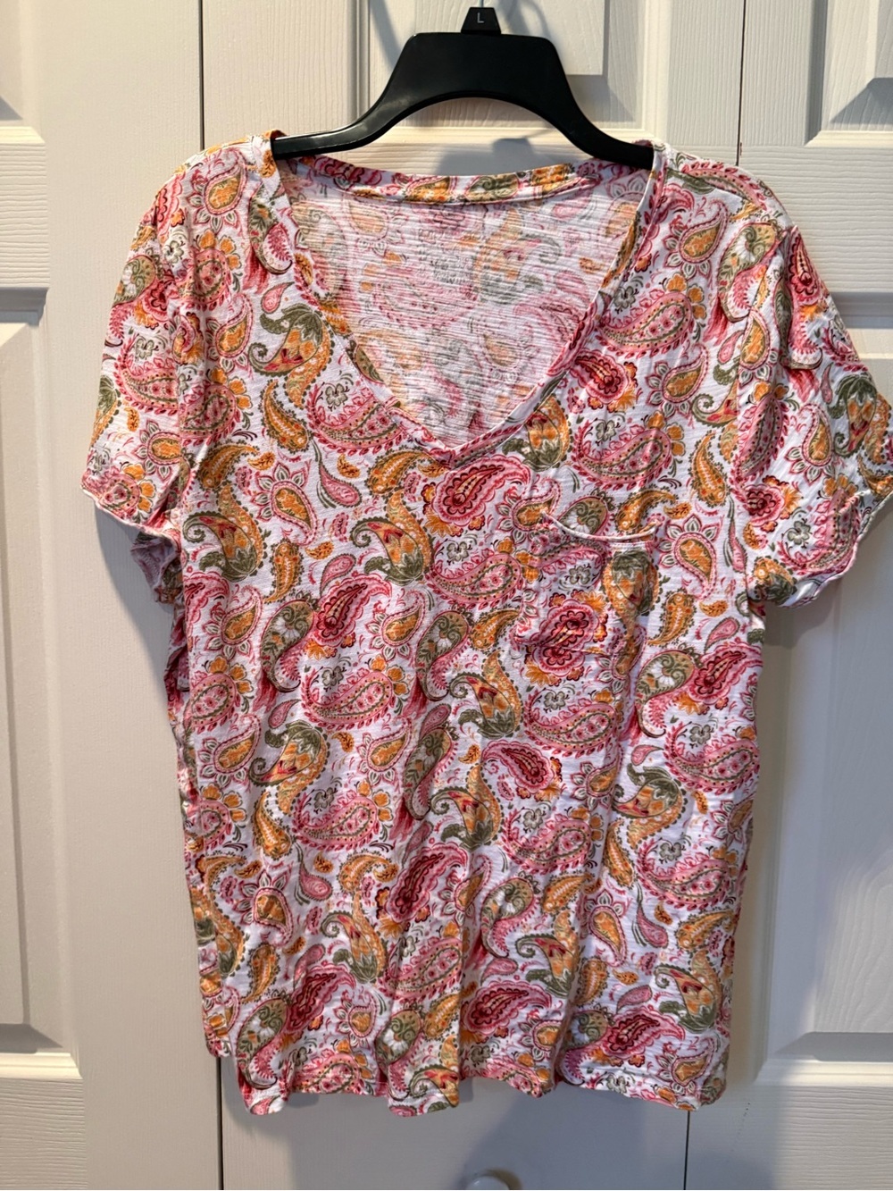 # Women’s Paisley V-Neck Short Sleeve Top - Multi Pink